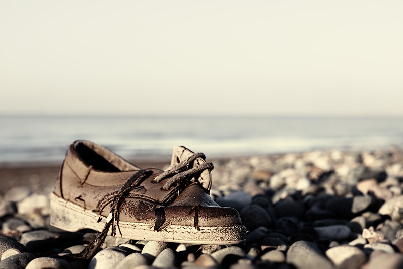 another lost shoe #2 / 3x2 + beachcombing + show the original