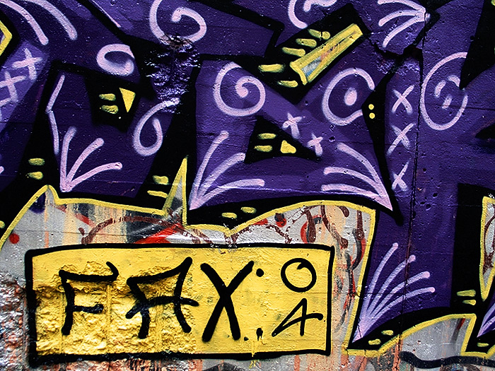 FAX: 04 / 4x3 + graffiti