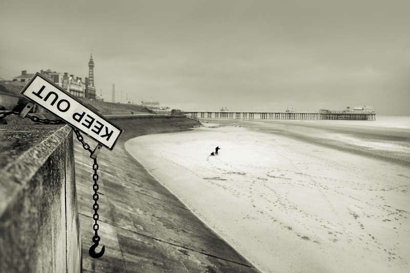 keep out #7 / 3x2 + Blackpool Tower + piers [North pier]