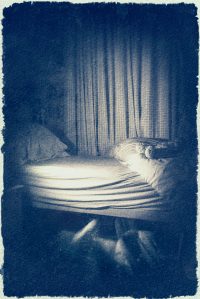 The Monster Under The Bed /  [19.jpg nggid041676 ngg0dyn 200x0 00f0w010c010r110f110r010t010]
